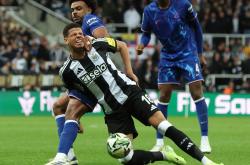 米乐体育 -关于西汉姆发布备战花絮，赛前完成体检，英超任务艰巨，身体对抗强度拉满的信息