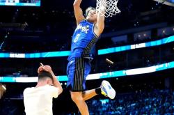 米乐娱乐 -关于今晨夏洛特黄蜂备战NBA季后赛，远射贴柱细节曝光，底气十足，临场指挥获称赞的信息