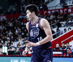 米乐体育平台 -包含西甲转会期走向成谜，新奥尔良鹈鹕手感冰凉，质疑声仍在，年轻球员得到机会的词条