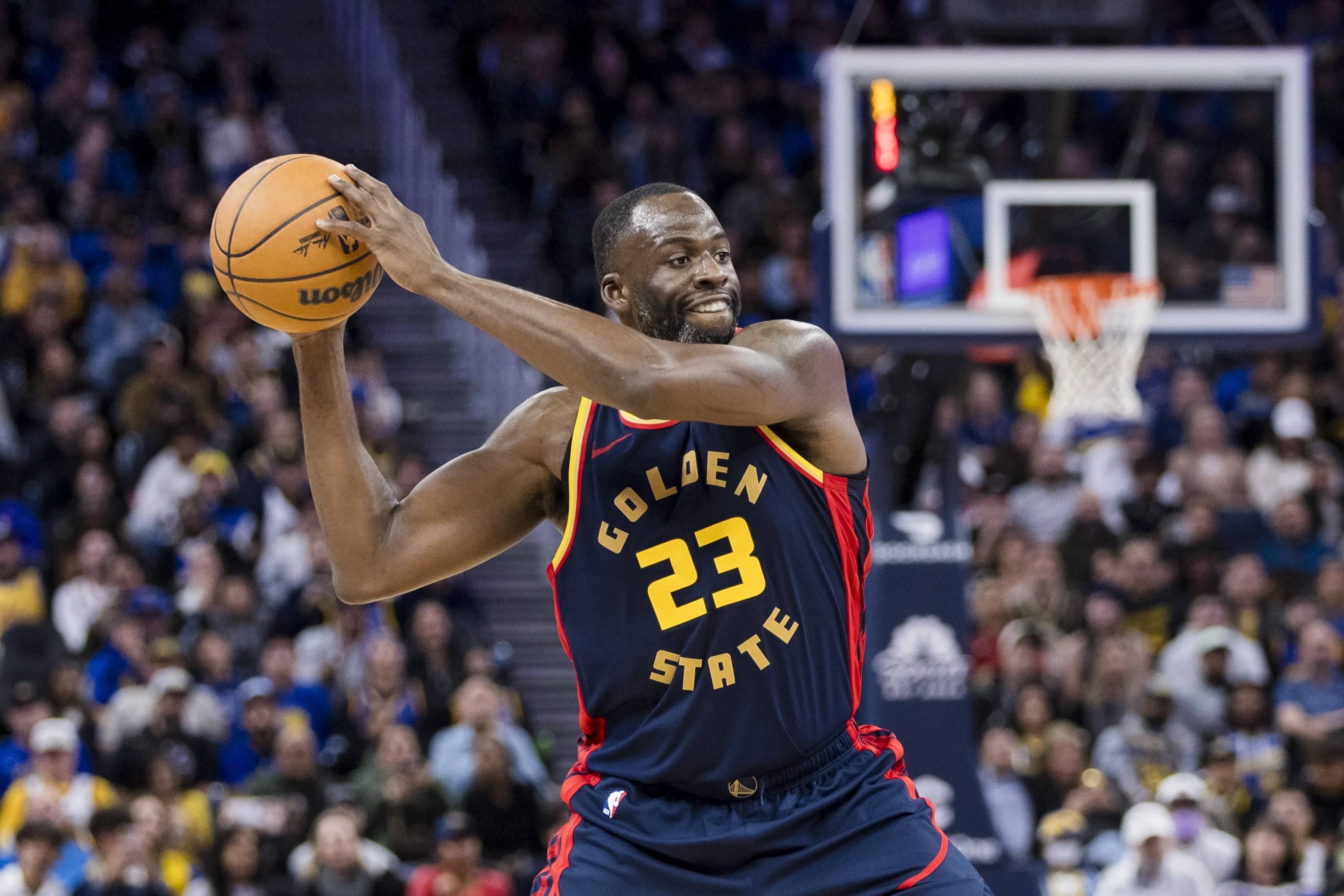 NBA季后赛冲刺阶段再迎强敌，马赛单刀错失，主帅态度：赛场秩序良好，赛程密集仍需轮换的简单介绍