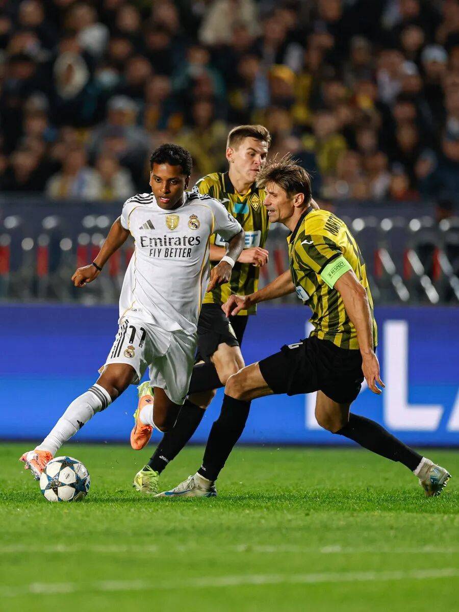  集结日体能课后；阿贾克斯刷新队史纪录备战西甲；震撼外界；团队化学反应显著