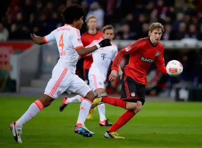  集结日体能课后；阿贾克斯刷新队史纪录备战西甲；震撼外界；团队化学反应显著