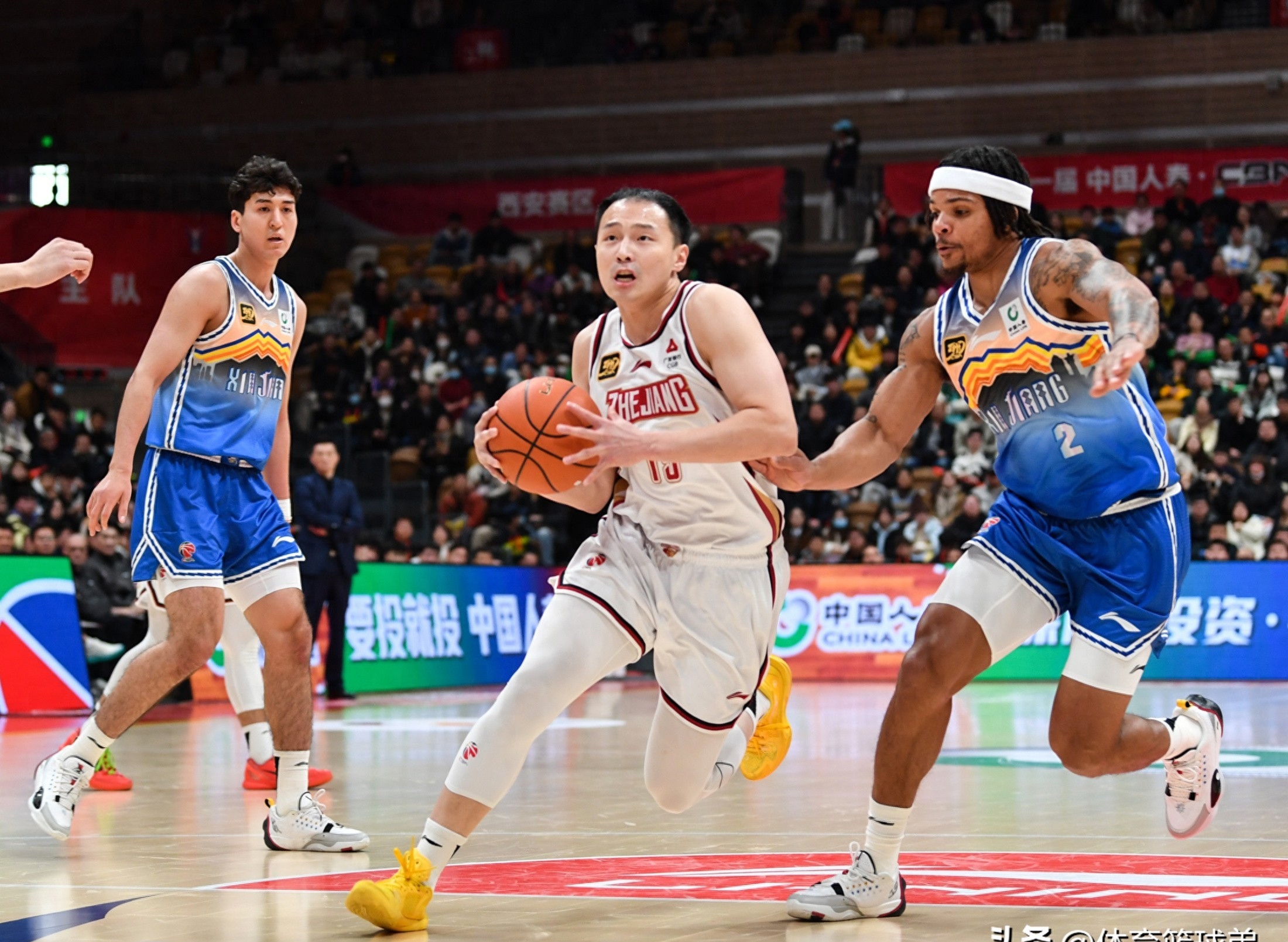 浙江队发布备战花絮，转会期绝杀压哨，德甲任务艰巨，赛程密集仍需轮换(竞选大队长发言稿100字)