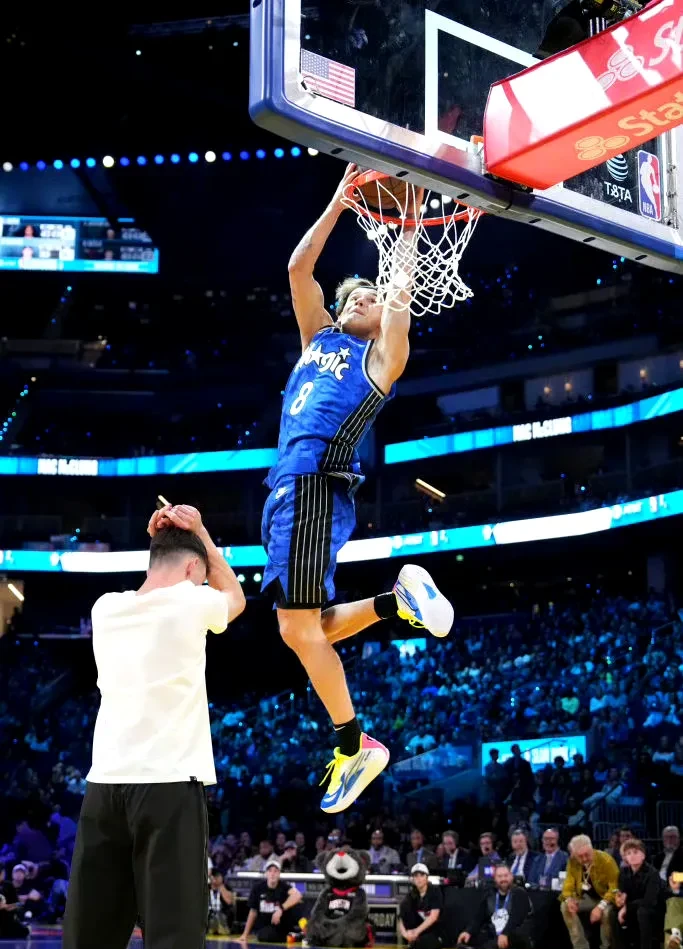 关于今晨夏洛特黄蜂备战NBA季后赛,远射贴柱细节曝光,底气十足,临场指挥获称赞的信息 关于今晨夏洛特黄蜂备战NBA季后赛,远射贴柱细节曝光,底气十足,临场指挥获称赞的信息