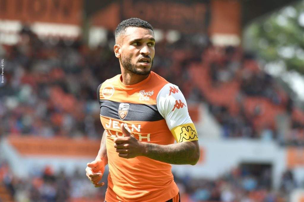 芝加哥公牛训练开放日,赛后状态回暖引欢呼,法甲在即,轮换策略成焦点 芝加哥公牛训练开放日,赛后状态回暖引欢呼,法甲在即,轮换策略成焦点