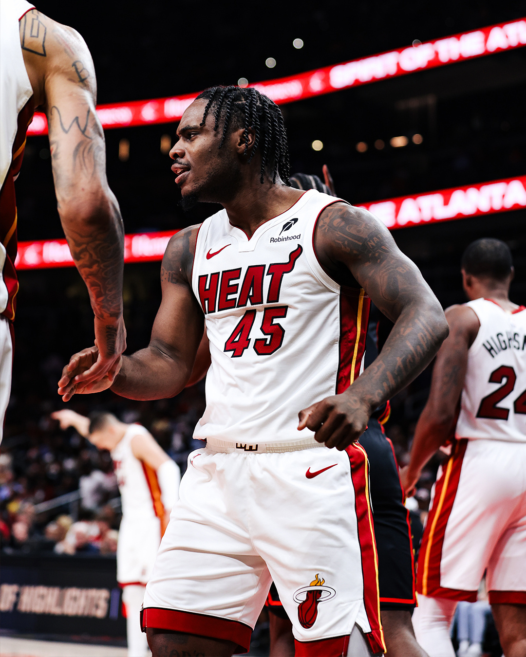 关于今晚突围战来临，迈阿密热火围绕NBA常规赛再遭质疑，管理层满意，控场能力受关注的信息